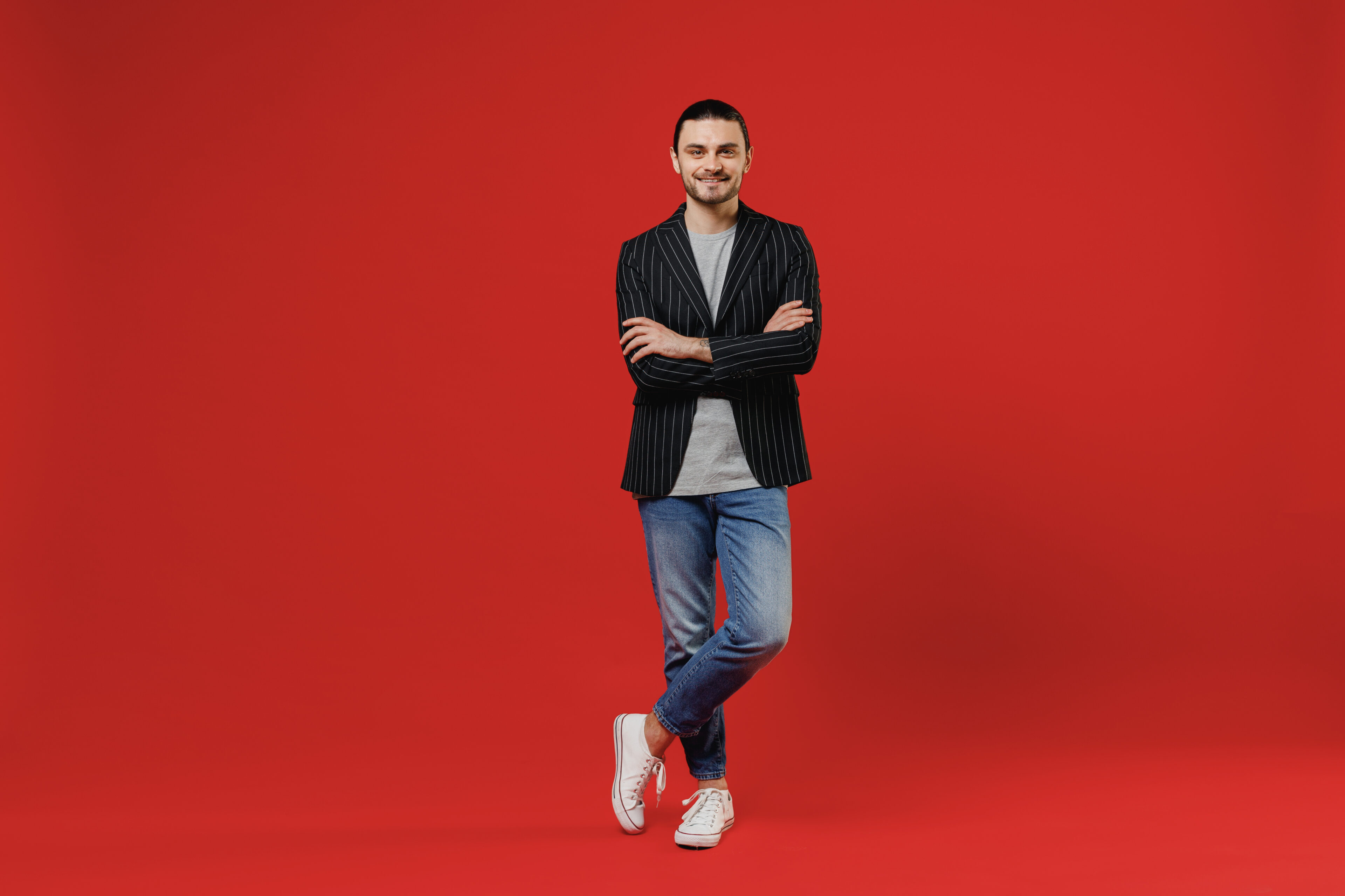 Simple T-Shirt And Jeans With A Jacket