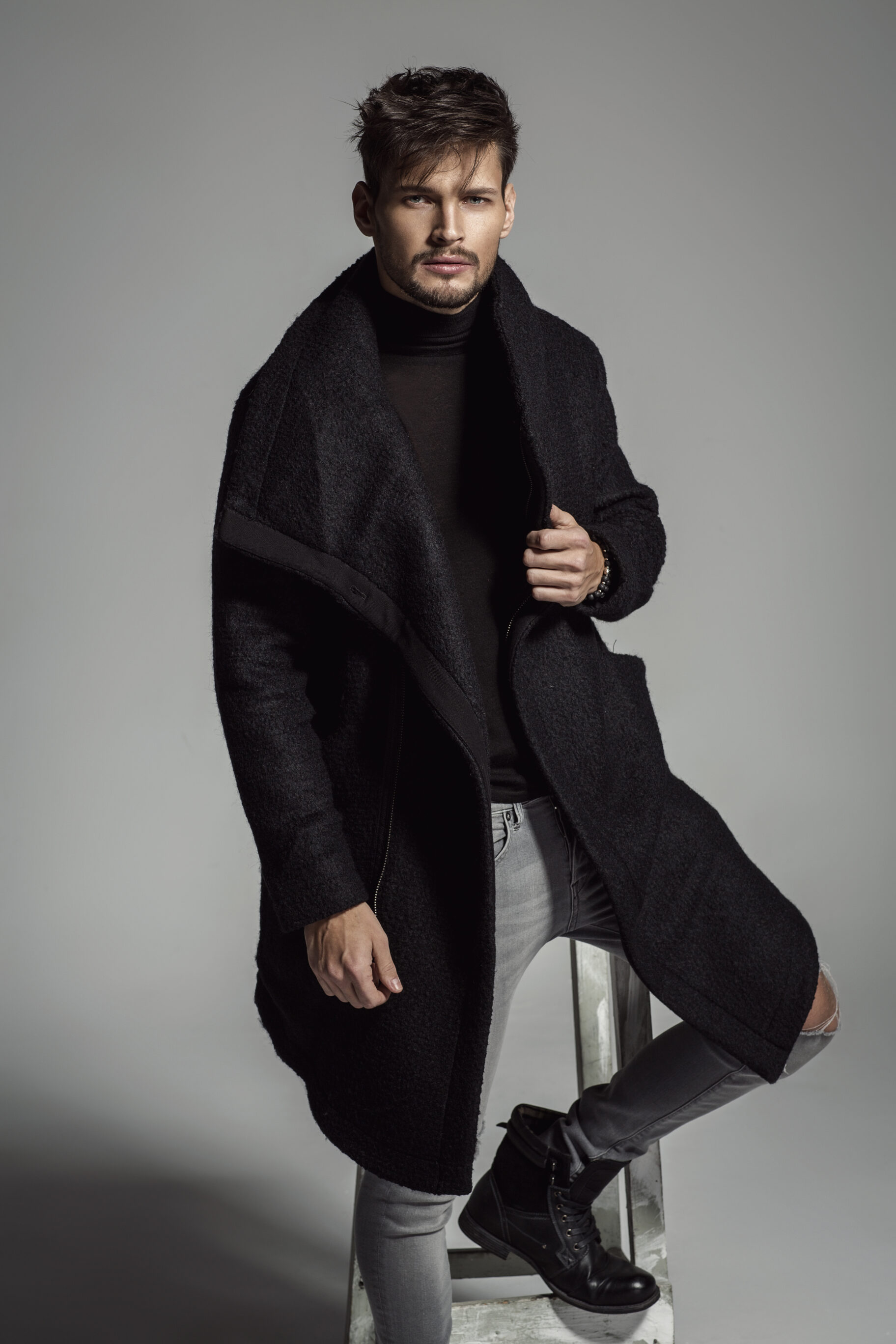  Turtleneck Sweater And Skinny Jean With Long Coat And Boots