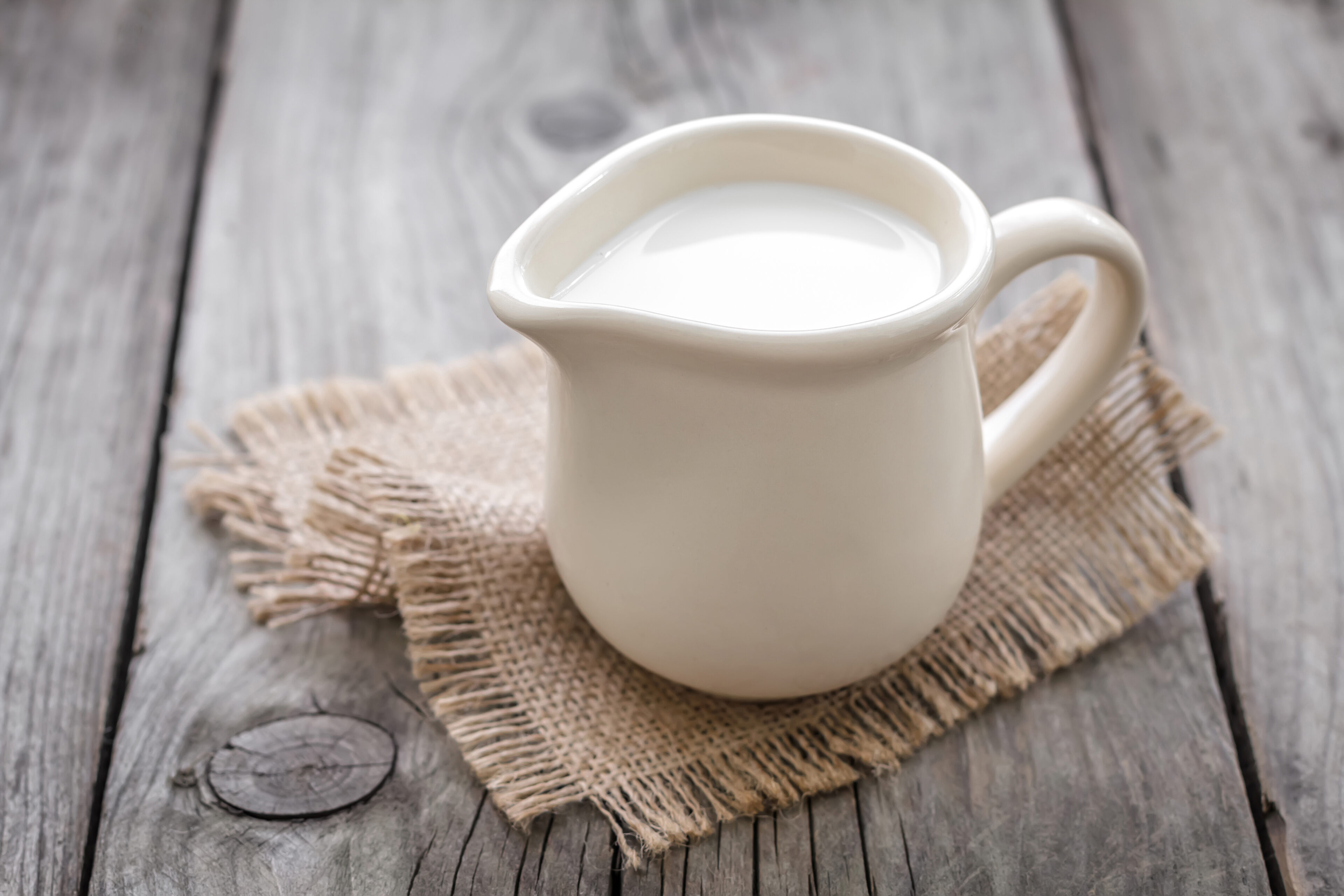 Apply cold milk to bleach burns on the scalp