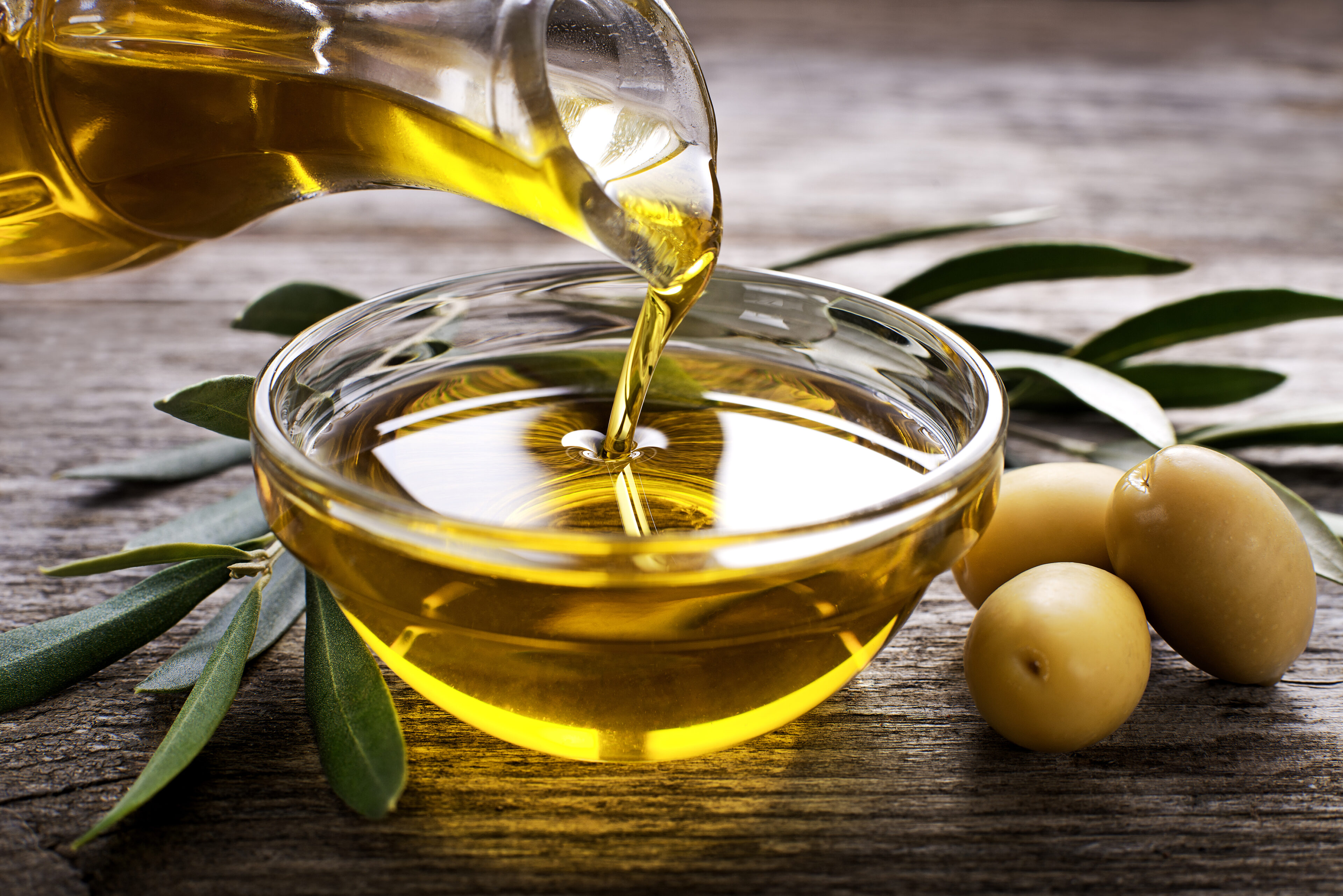 Using coconut or olive oil for scalp application